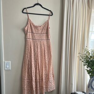 Elegant Lace Spaghetti Strap Dress